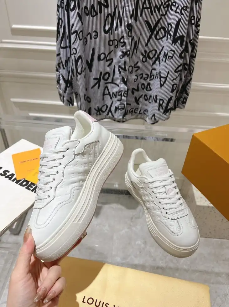 hype Louis Vuitton Sneakers