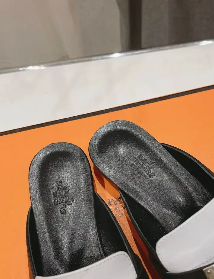 hype LV Slippers