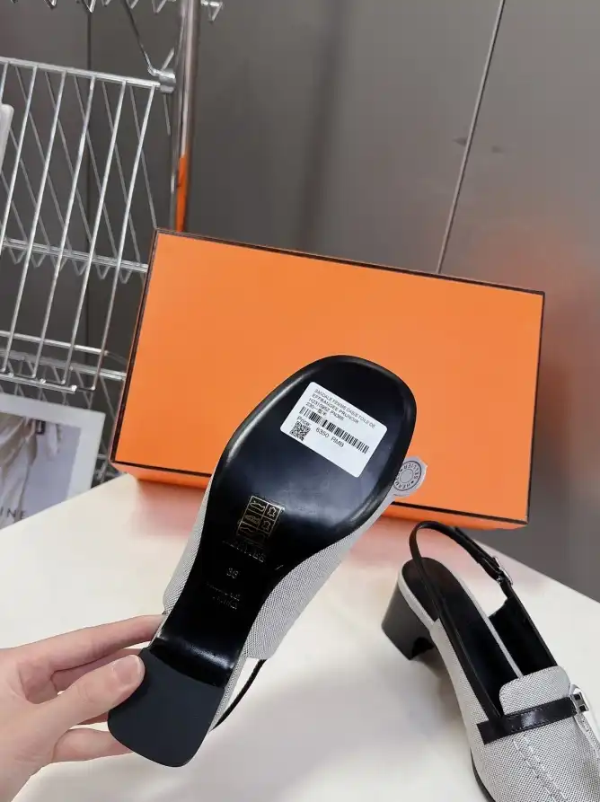 hype Hermes Sandals