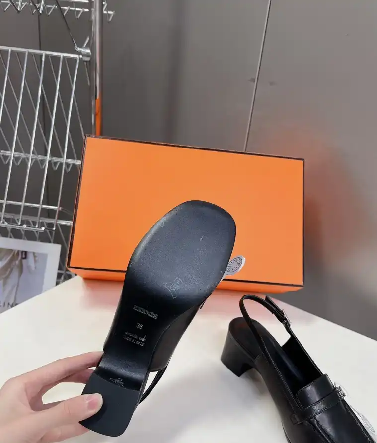 hype Hermes Sandals