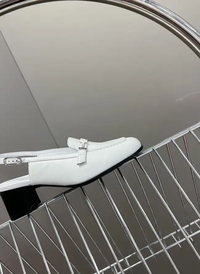 hype Hermes Sandals