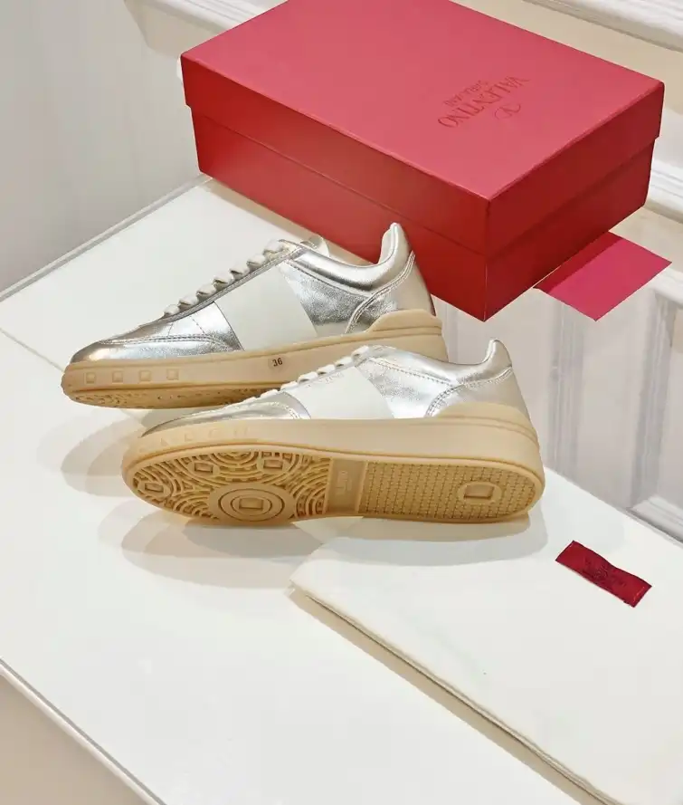 hype Valentino Sneakers