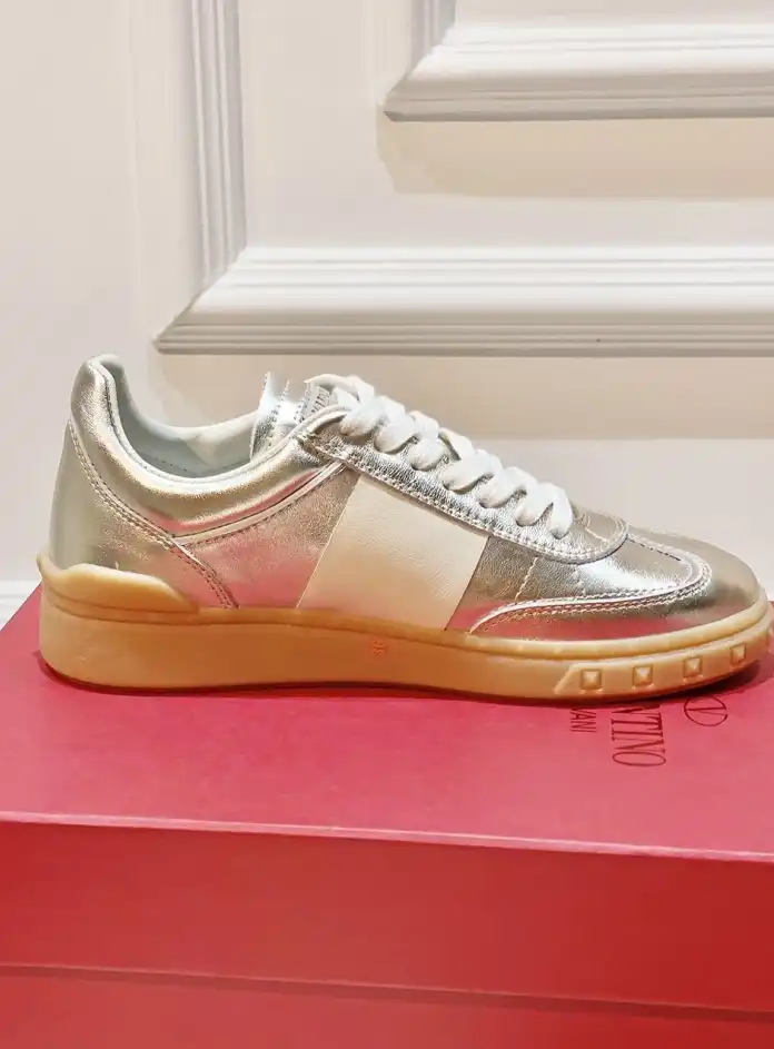 hype Valentino Sneakers