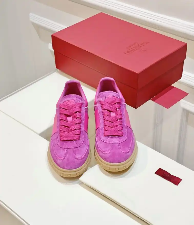 hype Valentino Sneakers