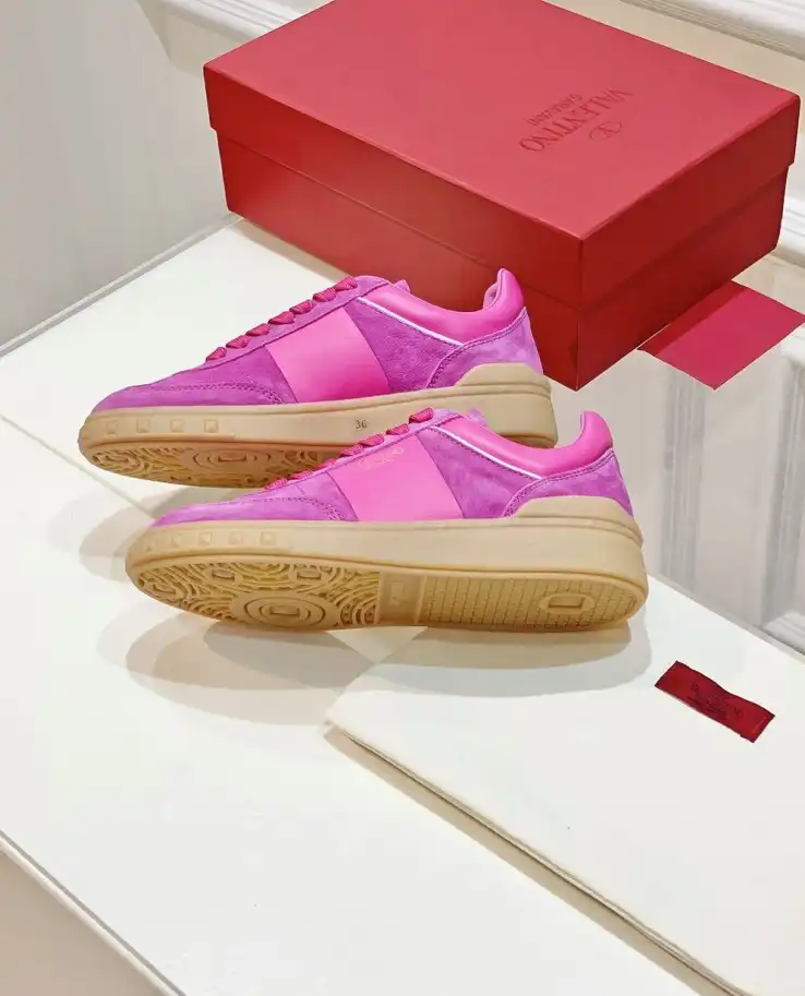 hype Valentino Sneakers