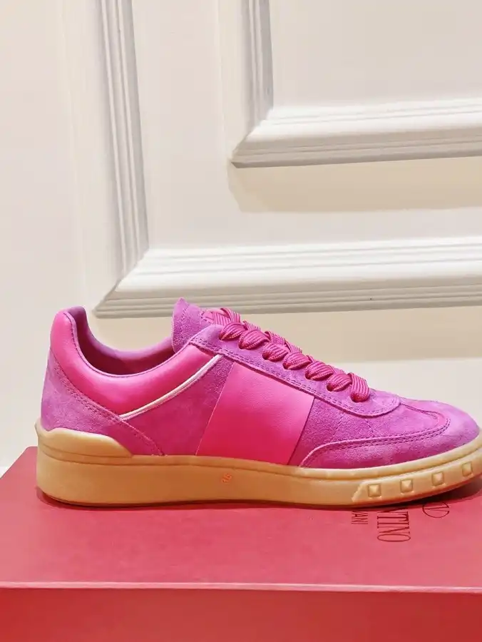 hype Valentino Sneakers