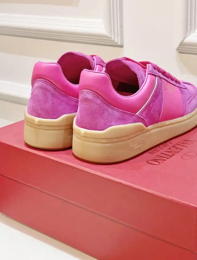 hype Valentino Sneakers