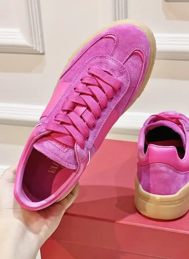 hype Valentino Sneakers