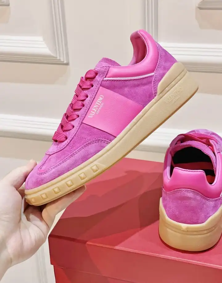 hype Valentino Sneakers