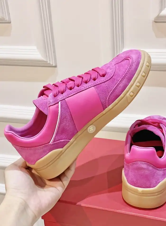 hype Valentino Sneakers