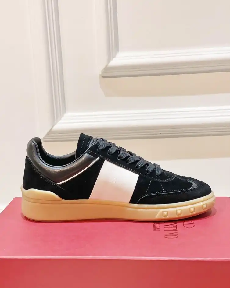 hype Valentino Sneakers