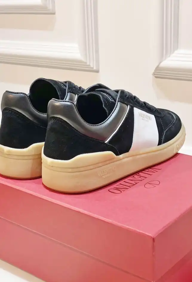 hype Valentino Sneakers