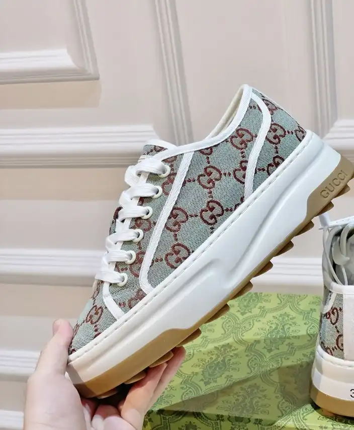 hype Gucci Sneakers