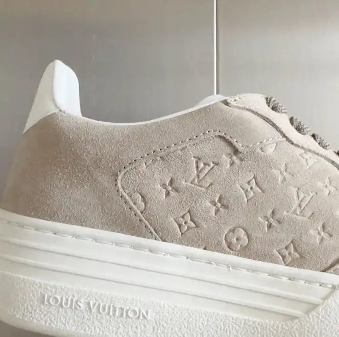 hype Louis Vuitton Sneakers