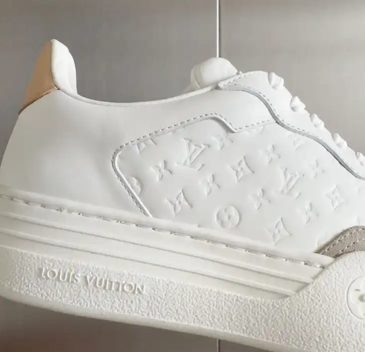 hype Louis Vuitton Sneakers