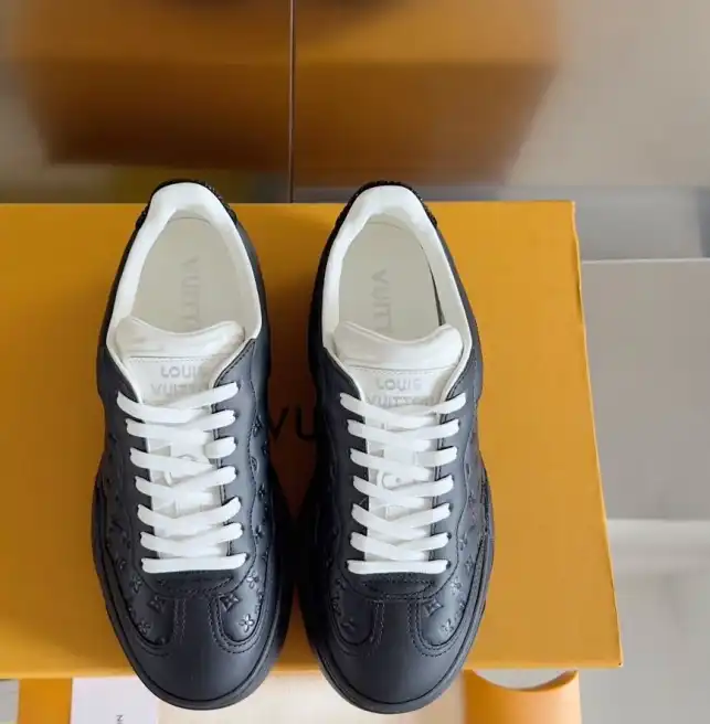 hype Louis Vuitton Sneakers