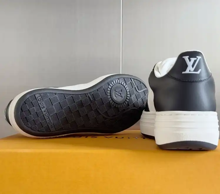 hype Louis Vuitton Sneakers