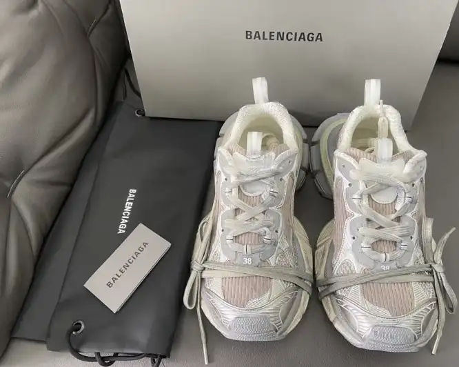 hype Balenciaga Sneakers