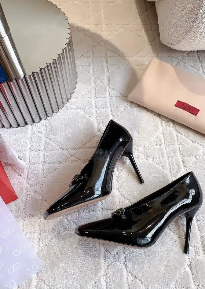 hype Valentino High Heels