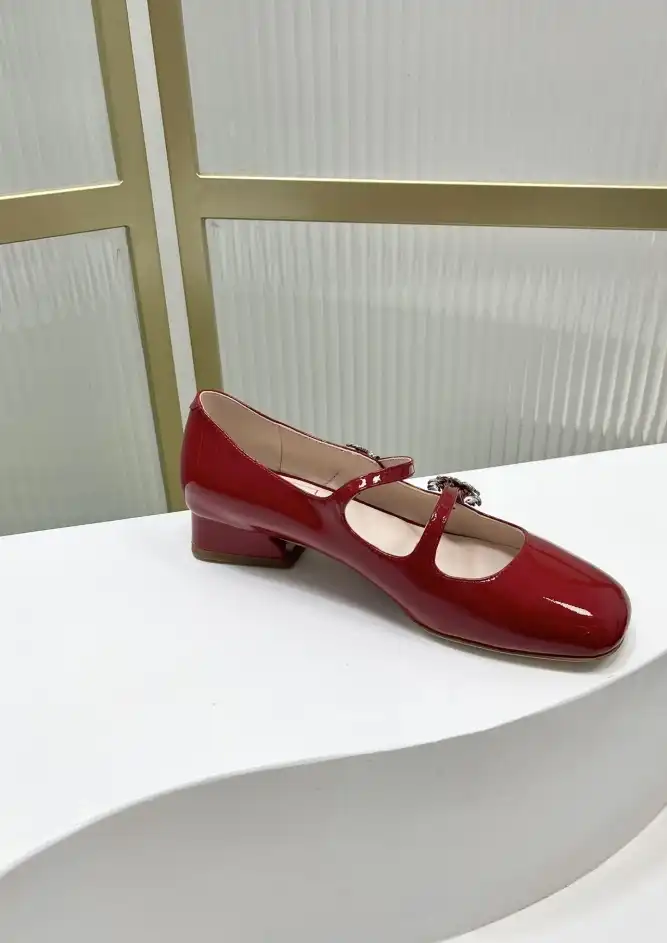 hype Roger Vivier flat shoes