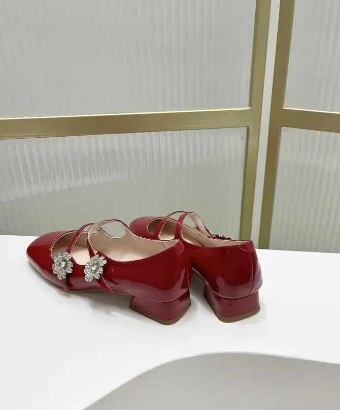 hype Roger Vivier flat shoes