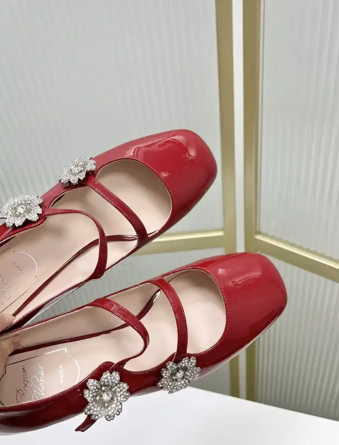 hype Roger Vivier flat shoes