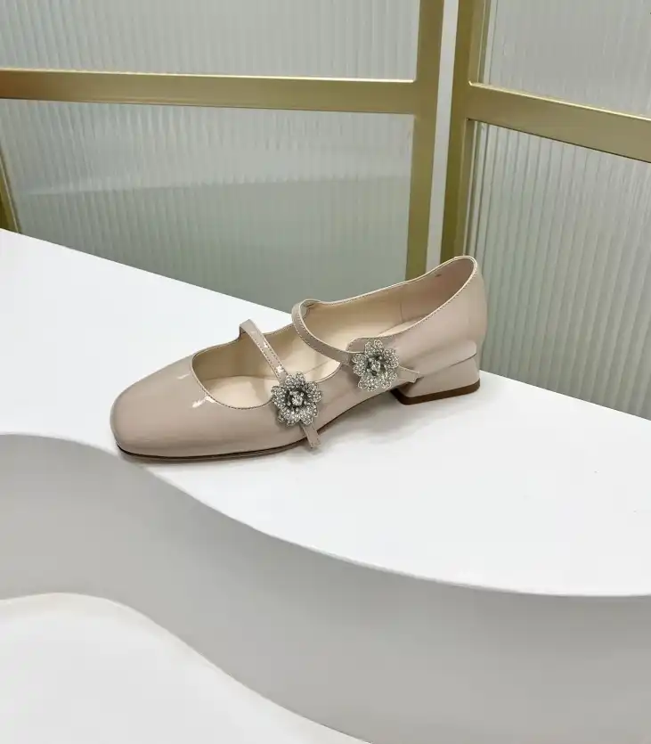 hype Roger Vivier flat shoes