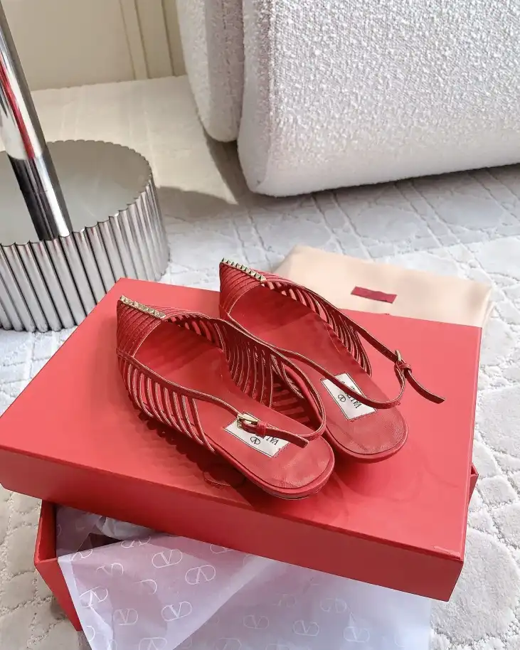 hype Valentino Sandals