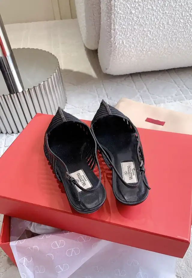 hype Valentino Sandals