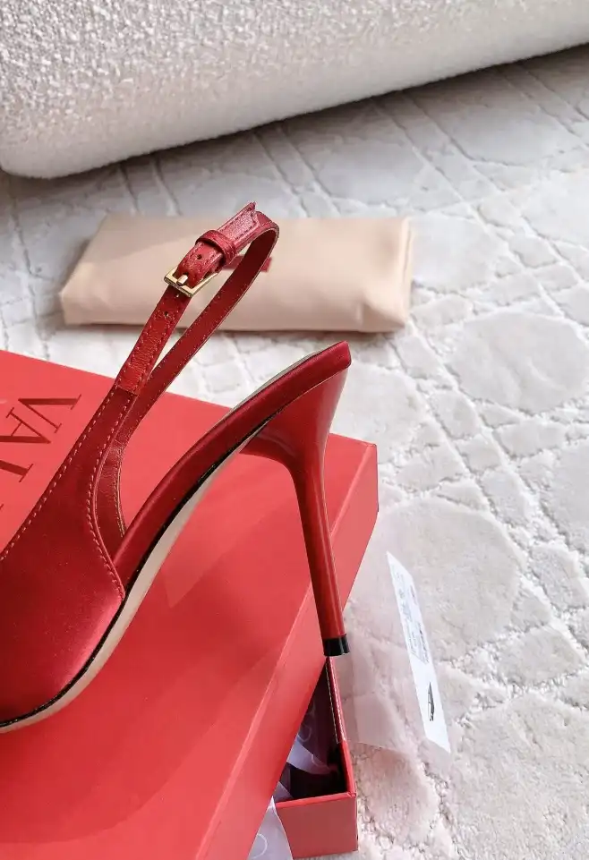 hype Valentino High Heels