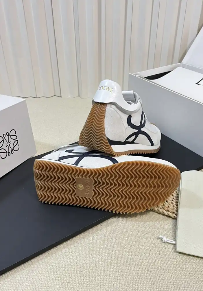 hype Loewe Sneakers