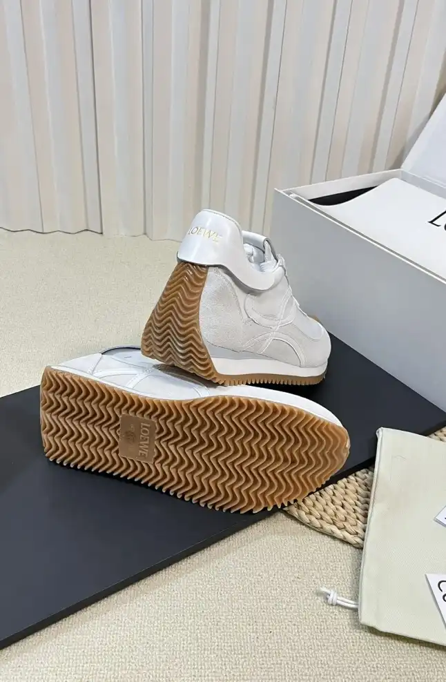 hype Loewe Sneakers