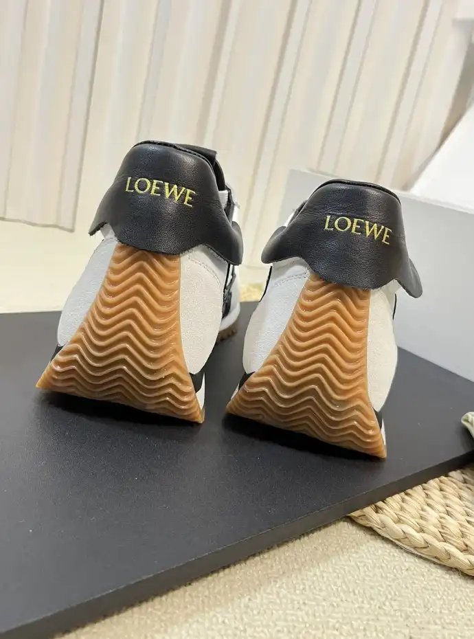 hype Loewe Sneakers