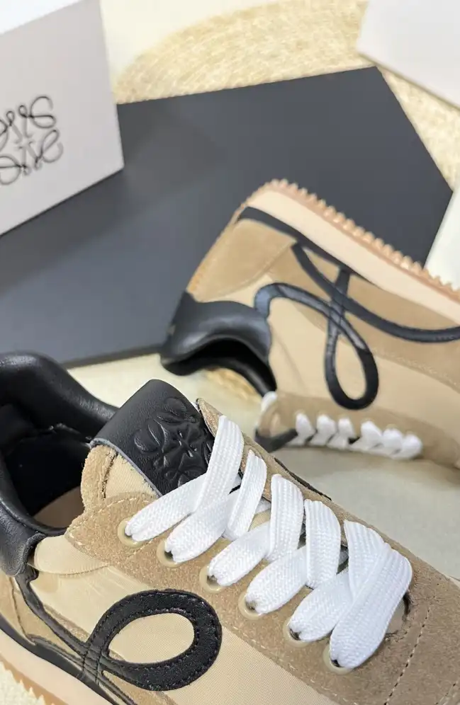 hype Loewe Sneakers