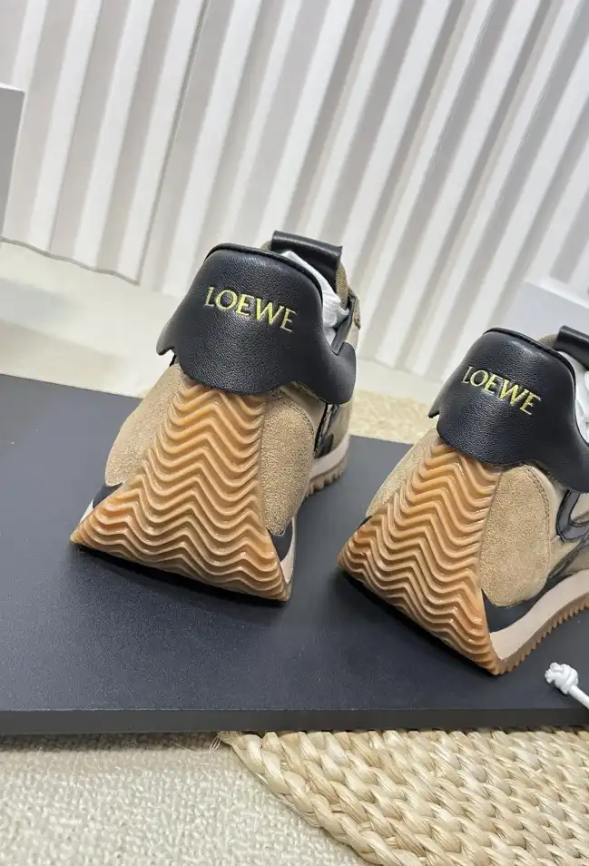 hype Loewe Sneakers