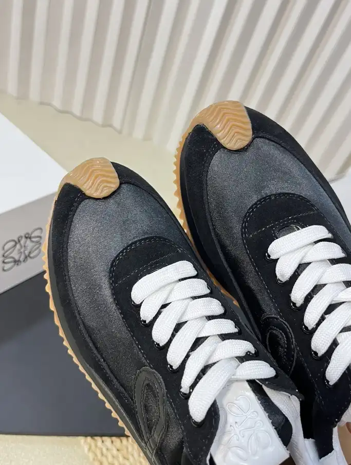 hype Loewe Sneakers