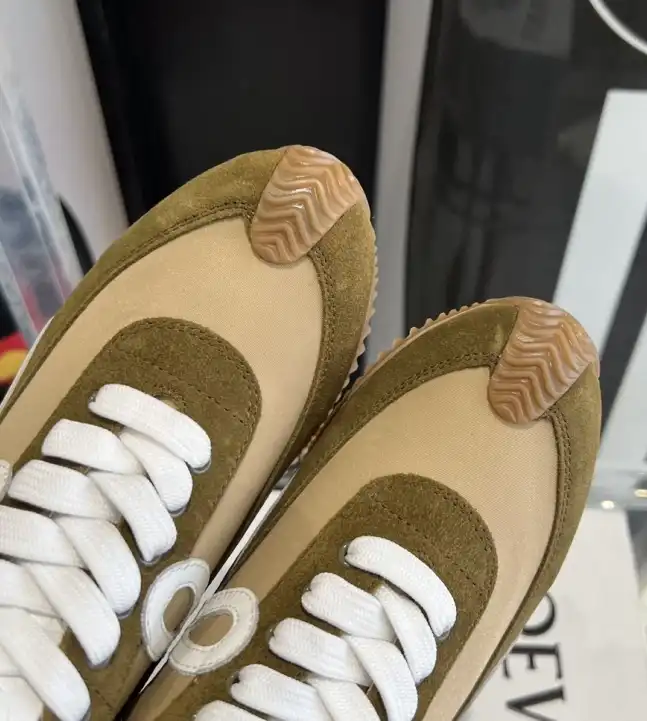 hype Loewe Sneakers