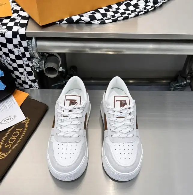 hype Louis Vuitton Sneakers