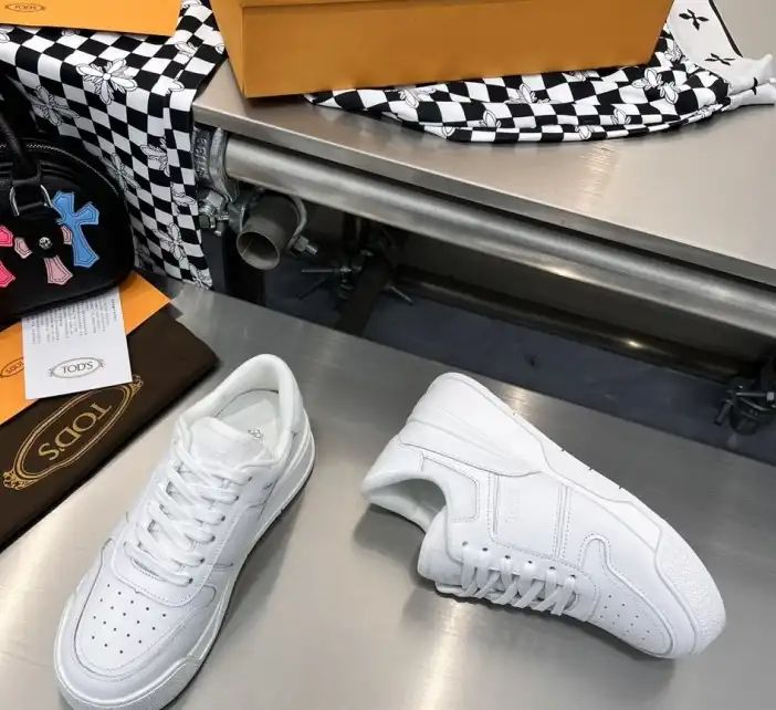 hype Louis Vuitton Sneakers