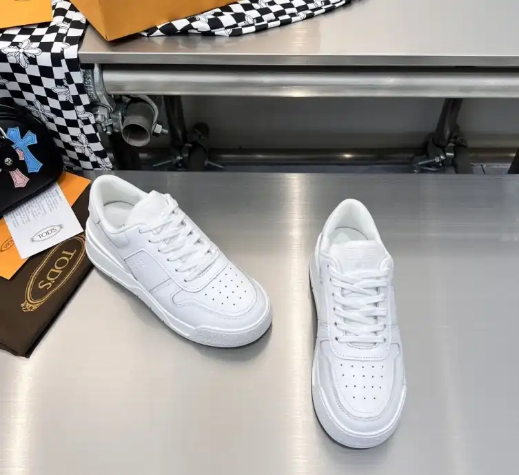 hype Louis Vuitton Sneakers