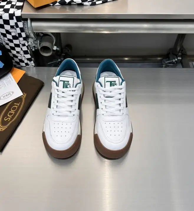 hype Louis Vuitton Sneakers