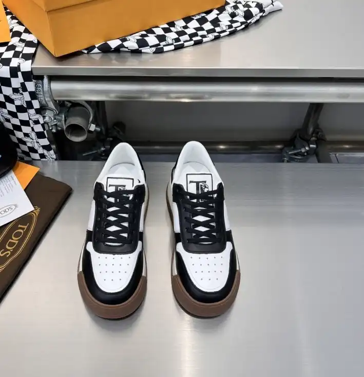 hype Louis Vuitton Sneakers