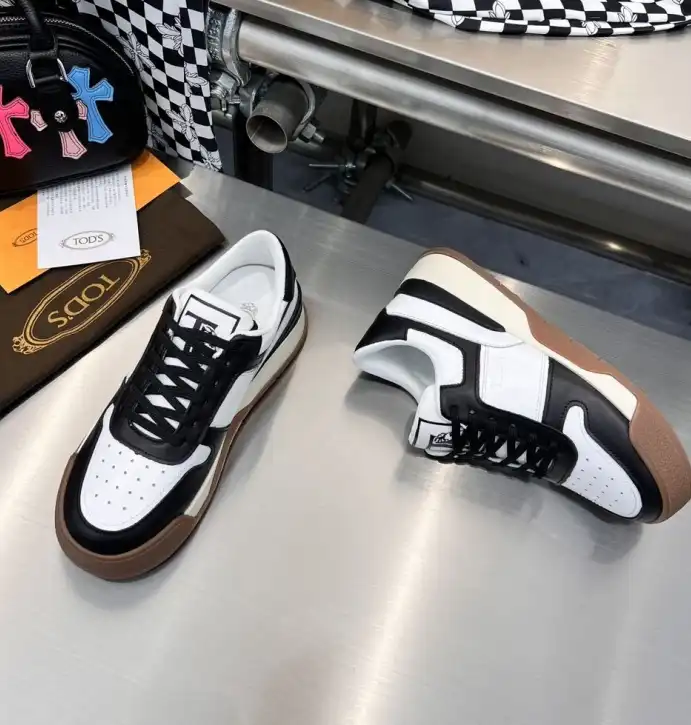 hype Louis Vuitton Sneakers