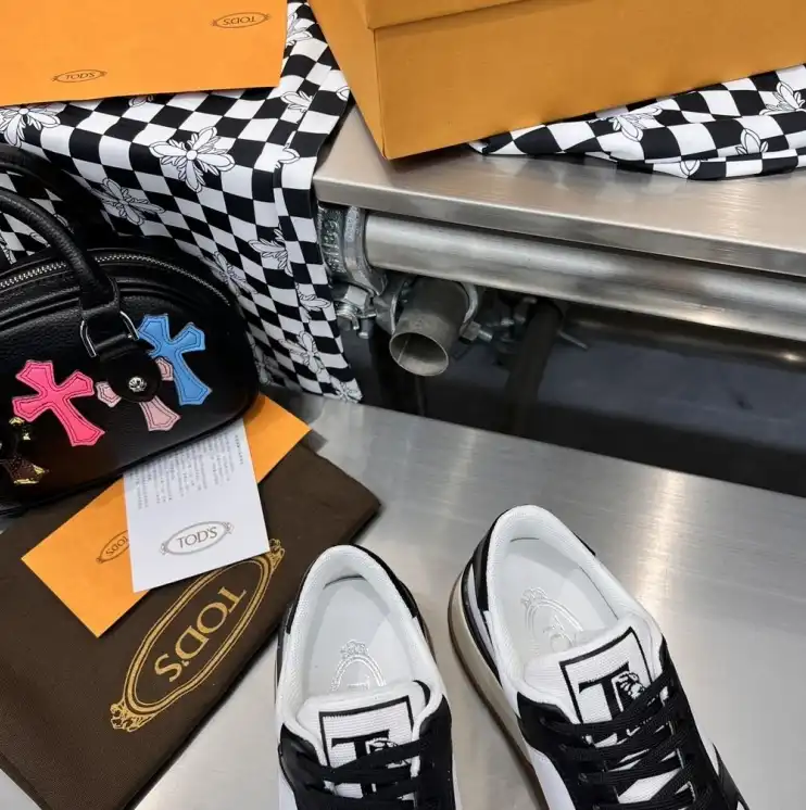 hype Louis Vuitton Sneakers