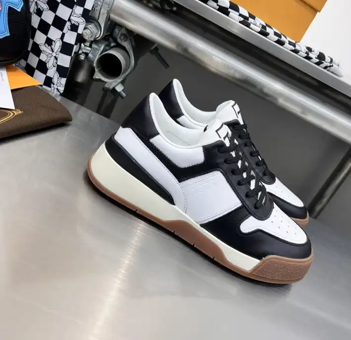 hype Louis Vuitton Sneakers