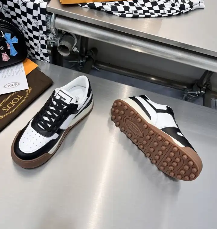 hype Louis Vuitton Sneakers