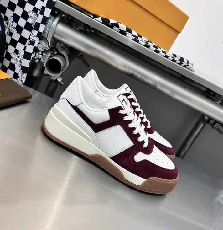 hype Louis Vuitton Sneakers