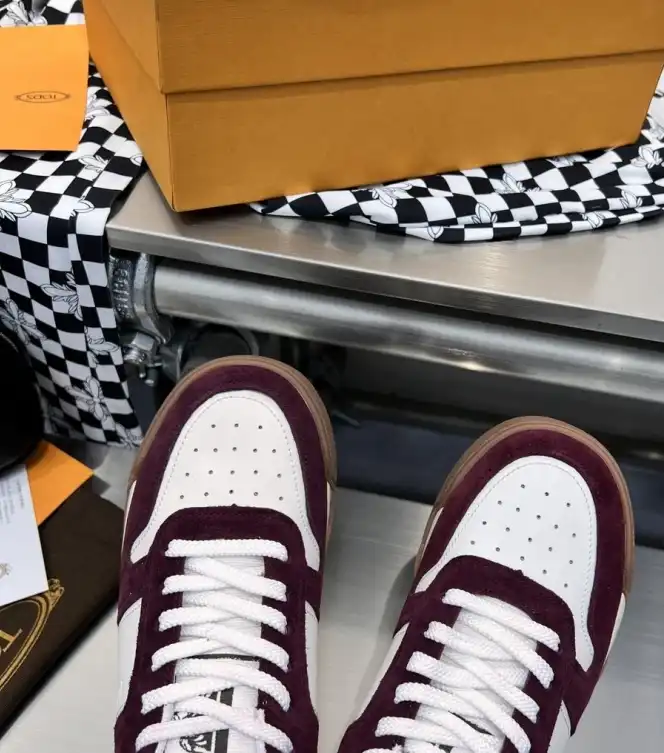 hype Louis Vuitton Sneakers