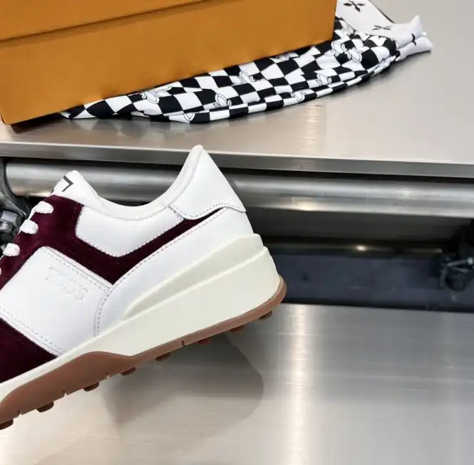 hype Louis Vuitton Sneakers