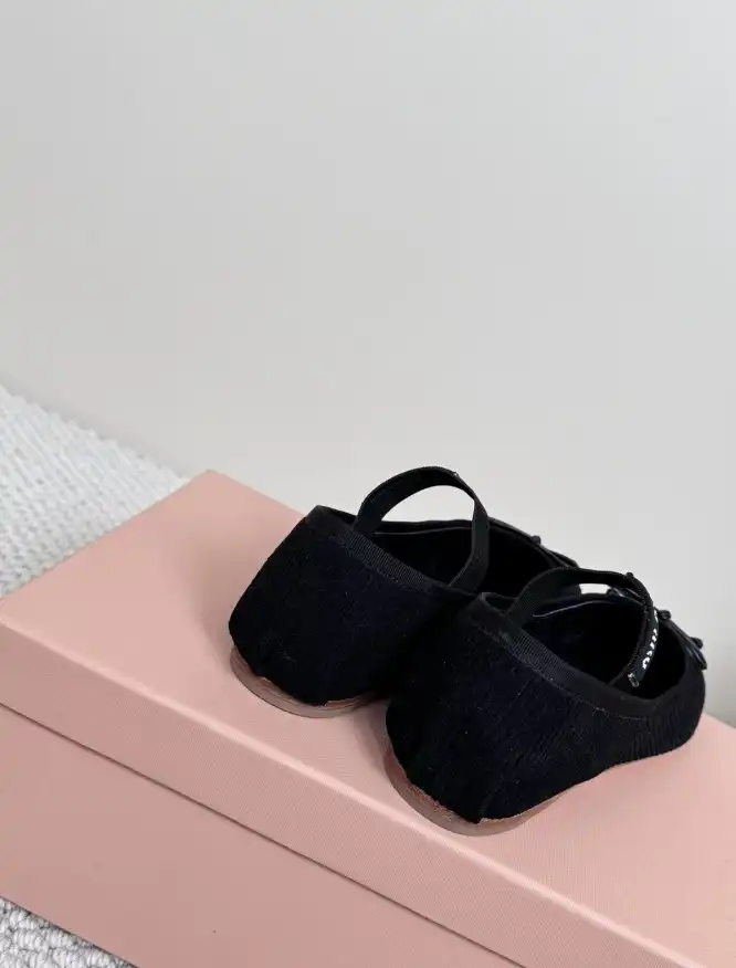 hype Miu Miu flat shoes